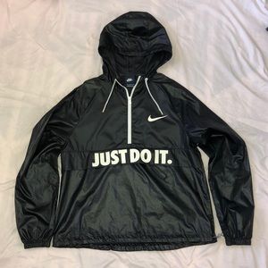 Nike light weight wind breaker size M